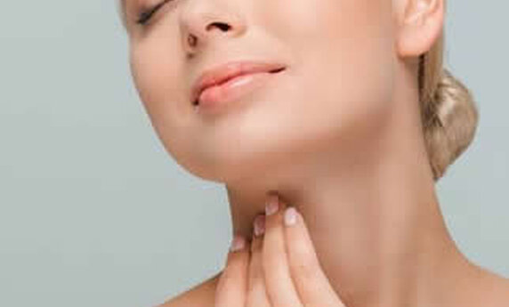 SMANJITE GODINE UZ POMOĆ LIPOSUKCIJE VRATA